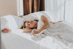 slaaphouding — a person lying in a bed